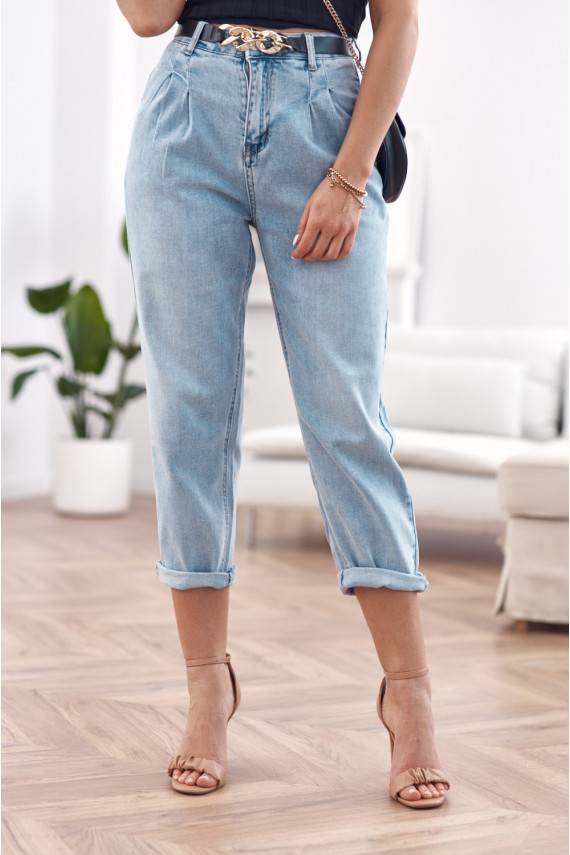 Gaiši zilse džinsi  ar siksnu
