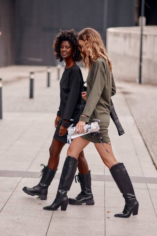 kleita  melnā krāsā FI653  kleita  melnā krāsā FI653