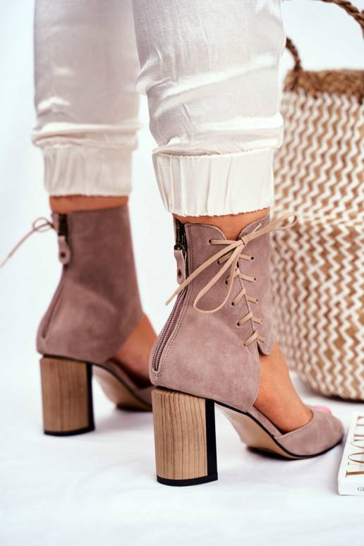 Sieviešu basenes  smilšu krāsas zamšādas 04122-04 Sieviešu basenes  smilšu krāsas zamšādas 04122-04