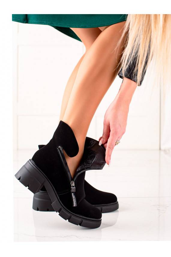 melnas krāsas zābaki 