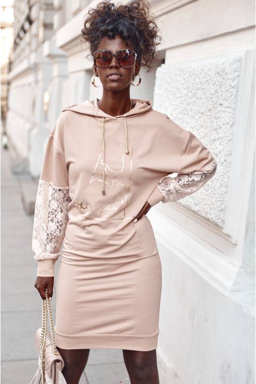 Kokvilnas kleita ar gipura piedurknēm smilškrāsas FI651 Kokvilnas kleita ar gipura piedurknēm smilškrāsas FI651