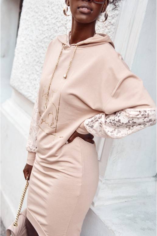 Kokvilnas kleita ar gipura piedurknēm smilškrāsas FI651 Kokvilnas kleita ar gipura piedurknēm smilškrāsas FI651