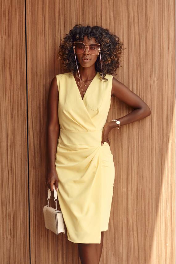 Kleita  dzeltenā krāsā 3053