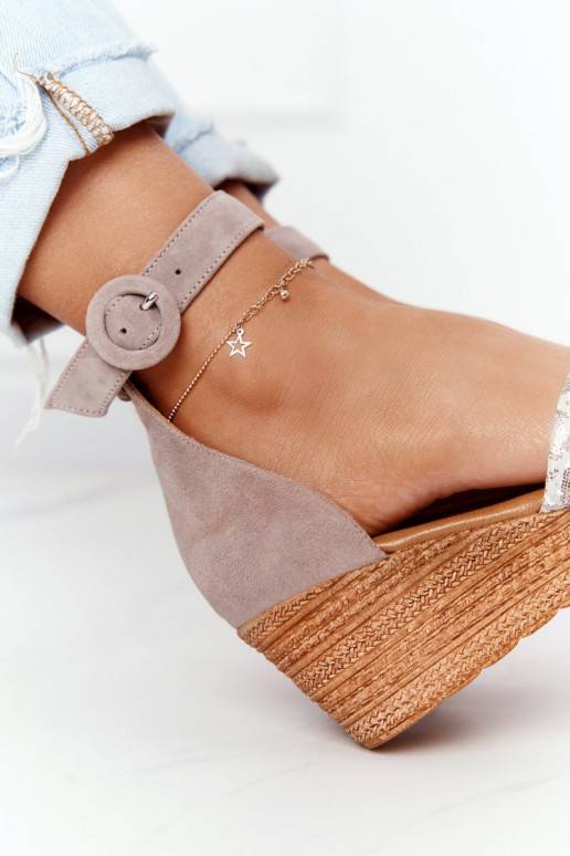 Zamšādas platformas basenes  04565-04 smilšu krāsas-Zelta krāsas Zamšādas platformas basenes  04565-04 smilšu krāsas-Zelta krāsas