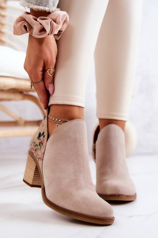 Sieviešu puszābaki  ar papēdi  Ziloņkaula krāsas 04492