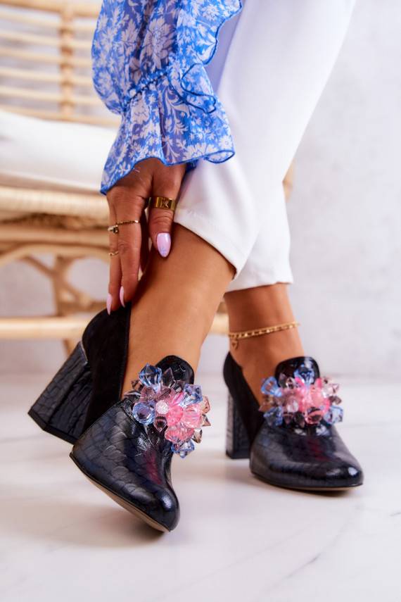 zamšādas ar čūskādas imitāciju Kurpes ar papēdi melnas krāsas Sofie