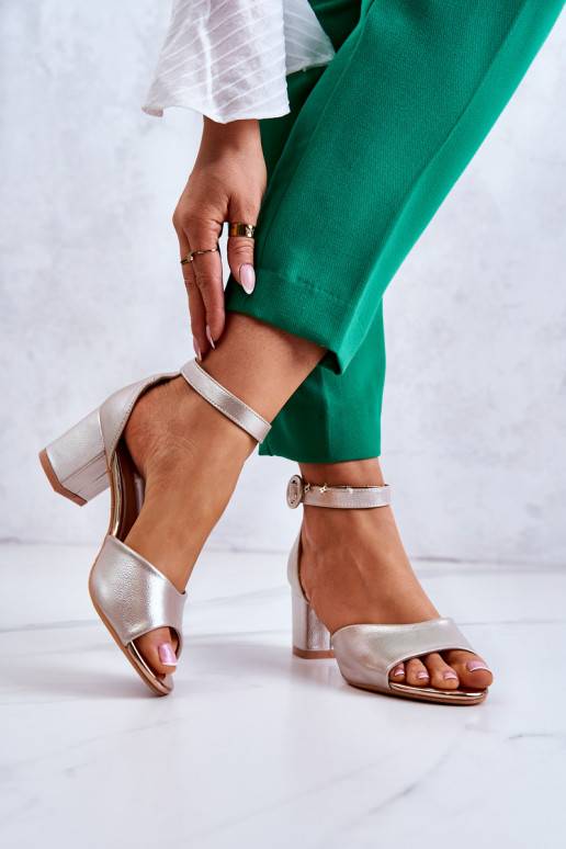 Sieviešu basenes  ar papēdi Vinceza 22-20100 Zelta krāsas