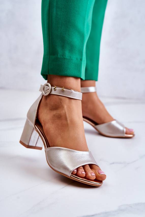 Sieviešu basenes  ar papēdi Vinceza 22-20100 Zelta krāsas