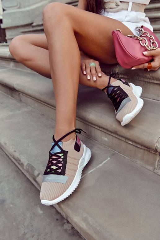    Sportiska stila apavi Sneakers modeļa apavi smilšu krāsas Klayra