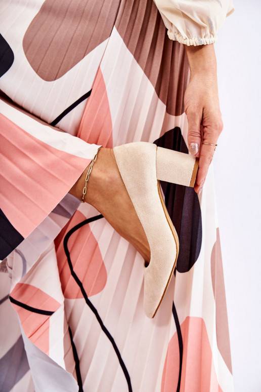 Klasiska modeļa Kurpes zamšādas ar papēdi smilšu krāsas Lency