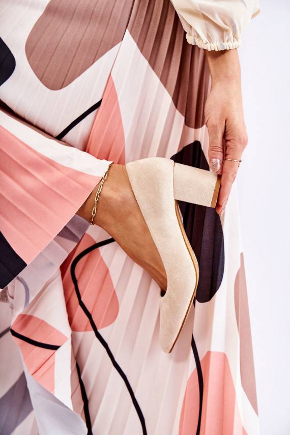 Klasiska modeļa Kurpes zamšādas ar papēdi smilšu krāsas Lency