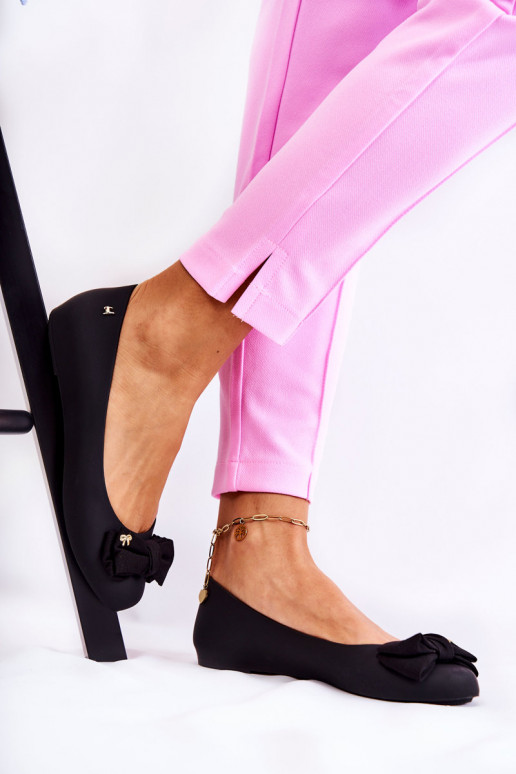 Gumijas Balerīnas ar bantītēm melnas krāsas Fergie