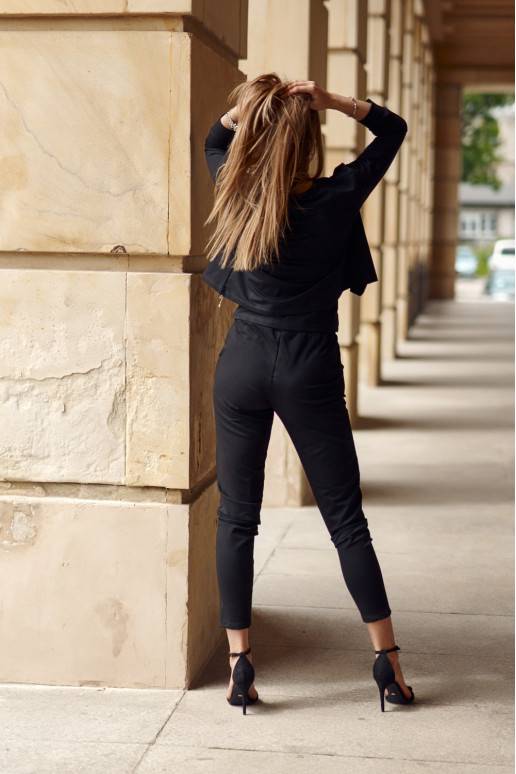 Sieviešu trīsdaļīgs kokvilnas komplekts melnā krāsā Sieviešu trīsdaļīgs kokvilnas komplekts melnā krāsā