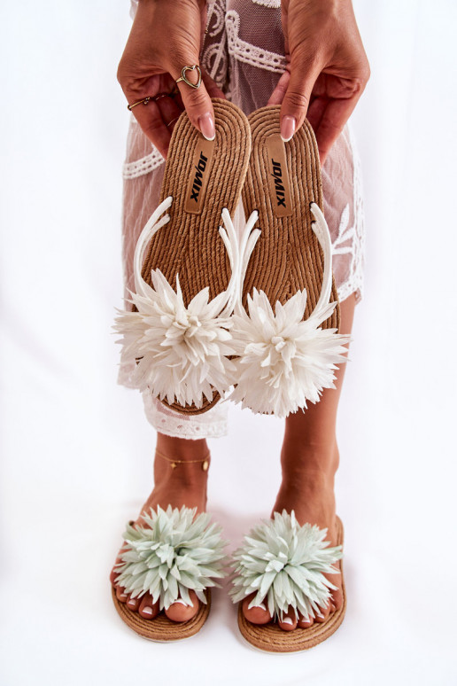   Čības modernas iešļūcenes  baltas krāsas Eviana