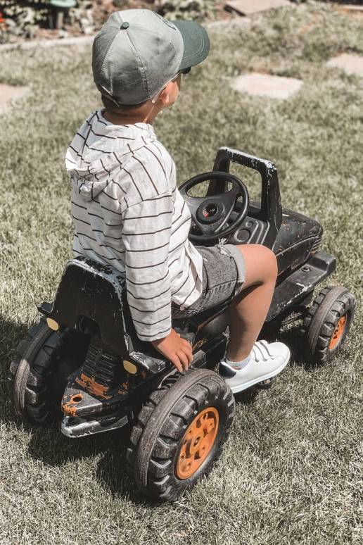 Bērnu apavi Sporta apavi ar lipīgām aizdarēm Baltas-melnas krāsas California Bērnu apavi Sporta apavi ar lipīgām aizdarēm Baltas-melnas krāsas California