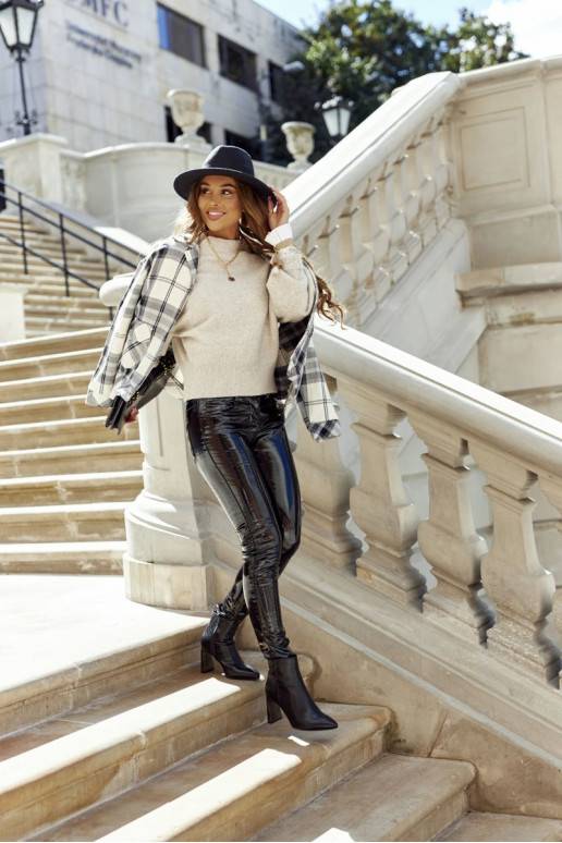   Sieviešu puszābaki melnas krāsas ar papēdi Olastis