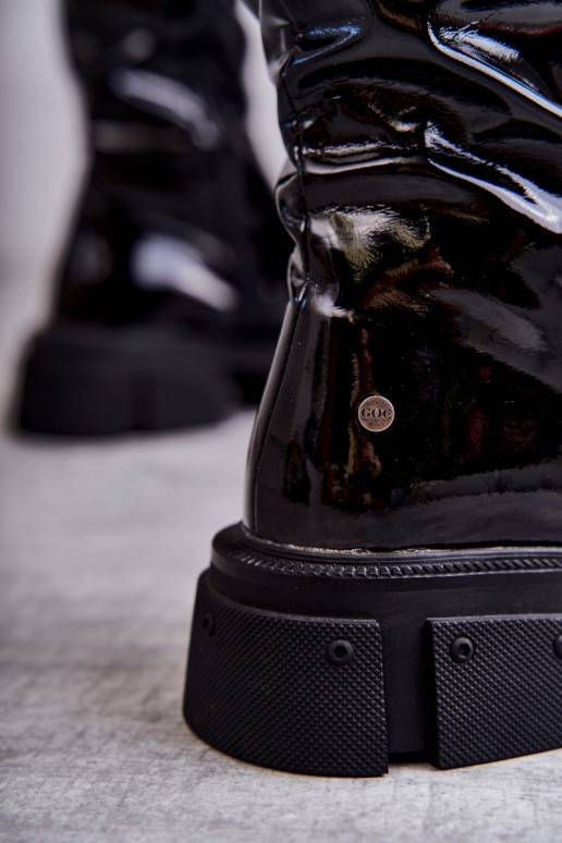 Laque garie zābaki  ar platiem papēžiem GOE KK2N4023 melnas krāsas