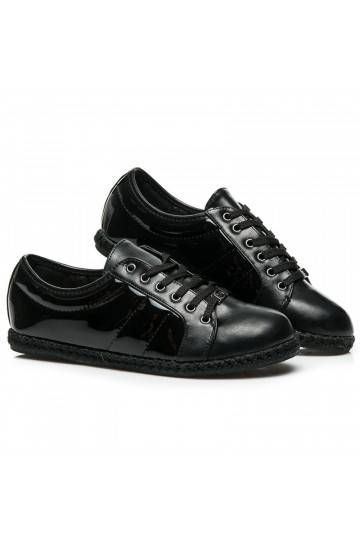 melni sporta stila apavi