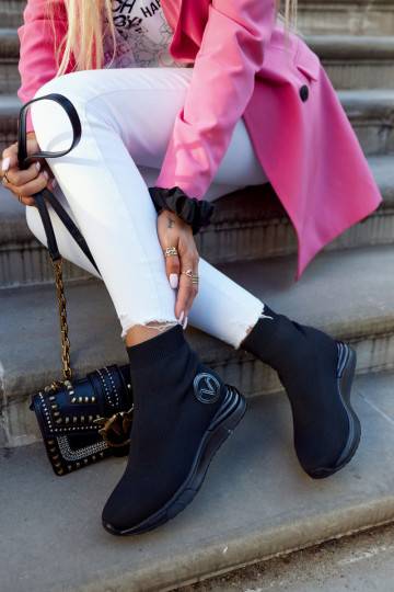 sporta apavi Skarpetowe melnas krāsas Runaway 2