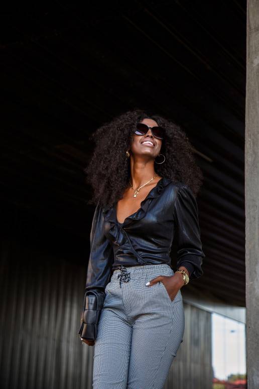 Melna krāsa  Bodijs Melna krāsa  Bodijs