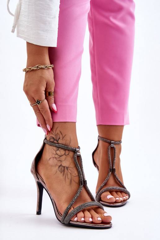Eleganta stila sandales ar papēdi ar kniedēm Sudraba krāsas Jenesis