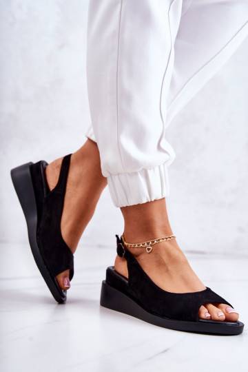   Zamšādas basenes ar sprādzītēm melnas krāsas Camille 2