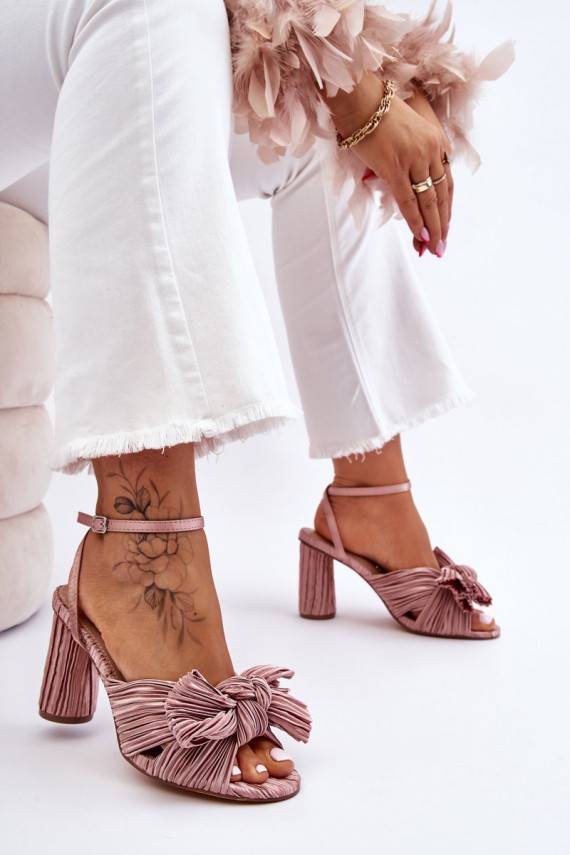 stilīgas sandales ar bantītēm ar papēdi smilšu krāsas Callum