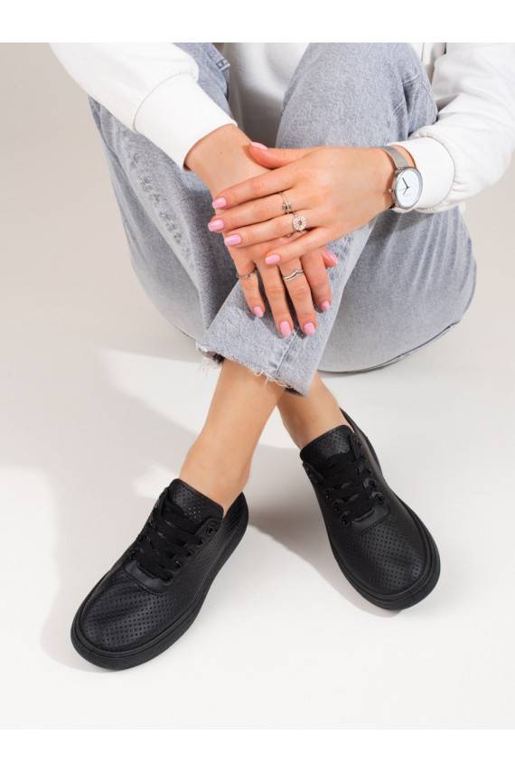   Melnas krāsas kurpes shelovet 